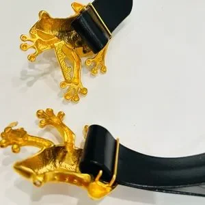Doreen Ryan signed Vintage Kissing Frogs Belt Buckle 1990s 1993 Doreen RYAN signed KISSING FROGS belt all sizes  main image 2